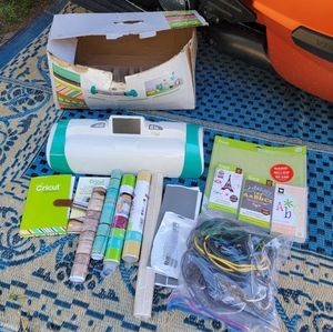 Cricut Expression 2 decal making machine